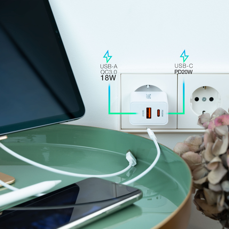 Infortisa Image 2 - Tooq Cargador de pared doble USB-C PD+ USB A